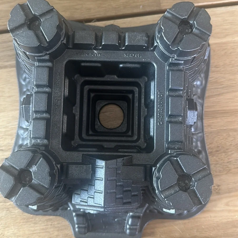NORDIC WARE CASTLE BUNDT